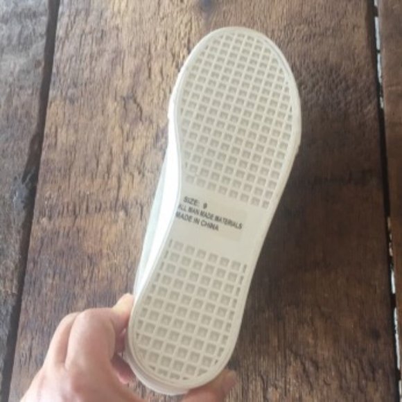 DONATED!! Qupid khaki green suede embroidered - Picture 7 of 7